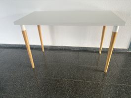 Arbeitstisch / Pult Ikea
