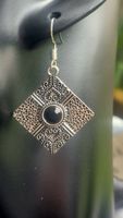 Orecchini pendenti argento pietra nera design romboidale