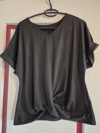Damen T-Shirt schwarz mit Knoten-Optik Grösse L neu