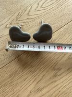 2 boutons de meuble forme coeur gris bon état