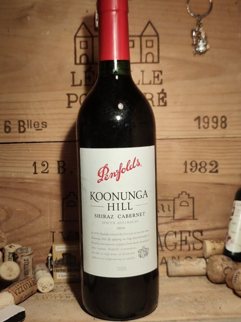 Vino: 2010 Penfolds Koonunga Hill Shiraz Cabernet – Nuovo e nell'imballaggio originale da Büsserach venduto da Vintage-vins 4