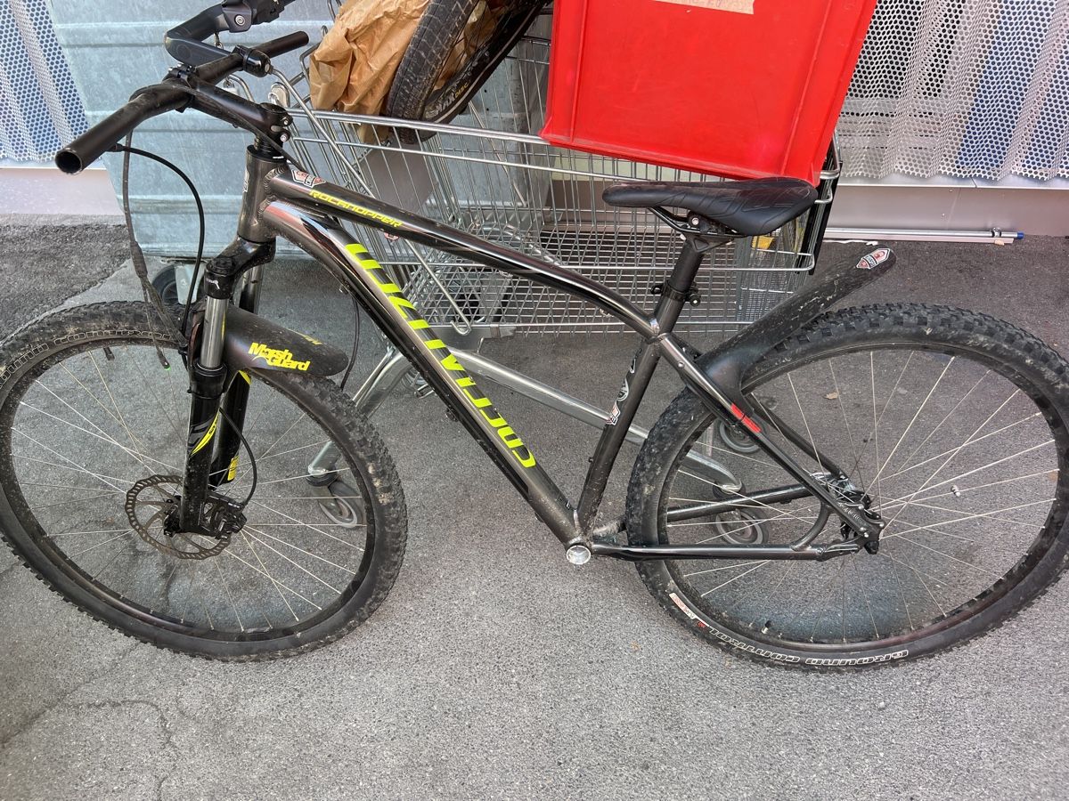 Specialized Ersatzteile: Specialized rockhopper bastel velo – Gebraucht aus Cham von