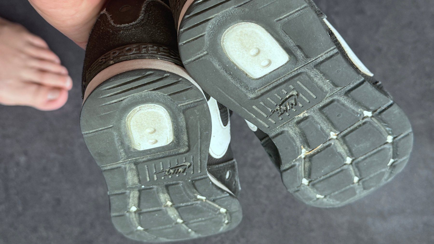 Nike Chaussures hommes: Sneaker Nike, schwarz, Gr. 37.5 – D'occasion à Baar par qsi2005 3
