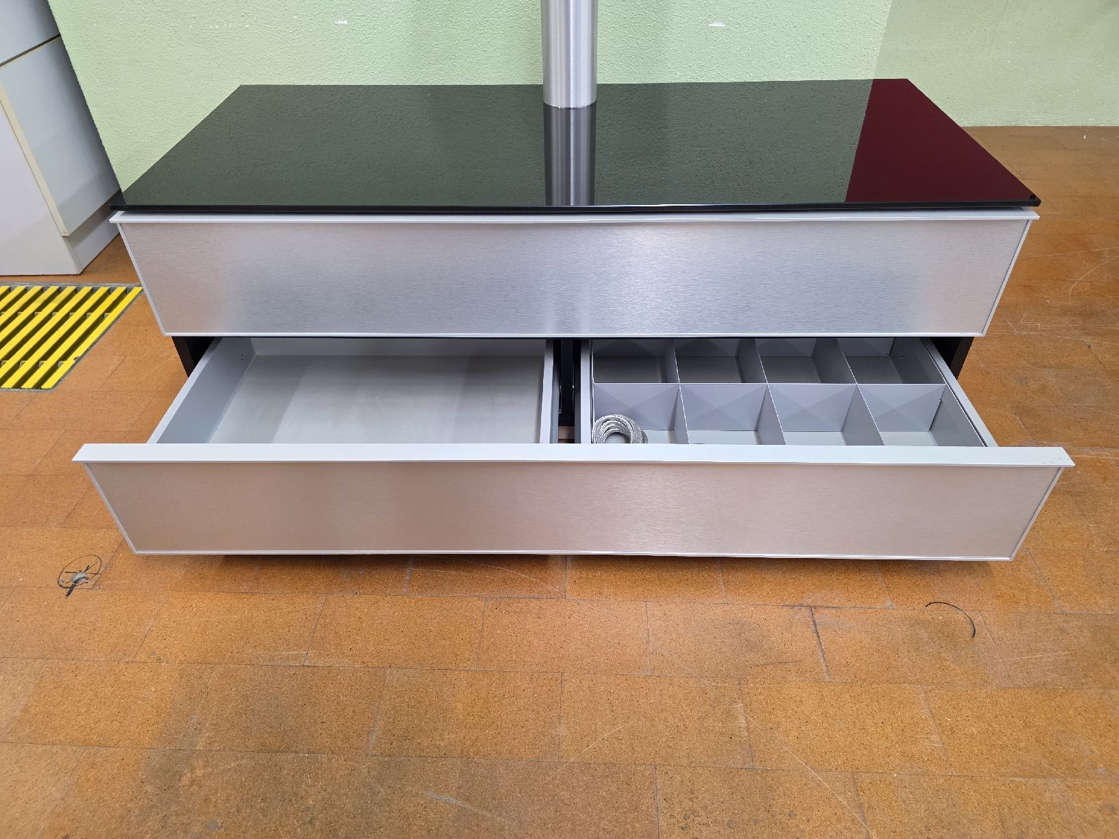Spectral Mobili TV: Designer TV-Möbel von Spectral Catena – Usato da Lichtensteig venduto da Polsterwerk 5