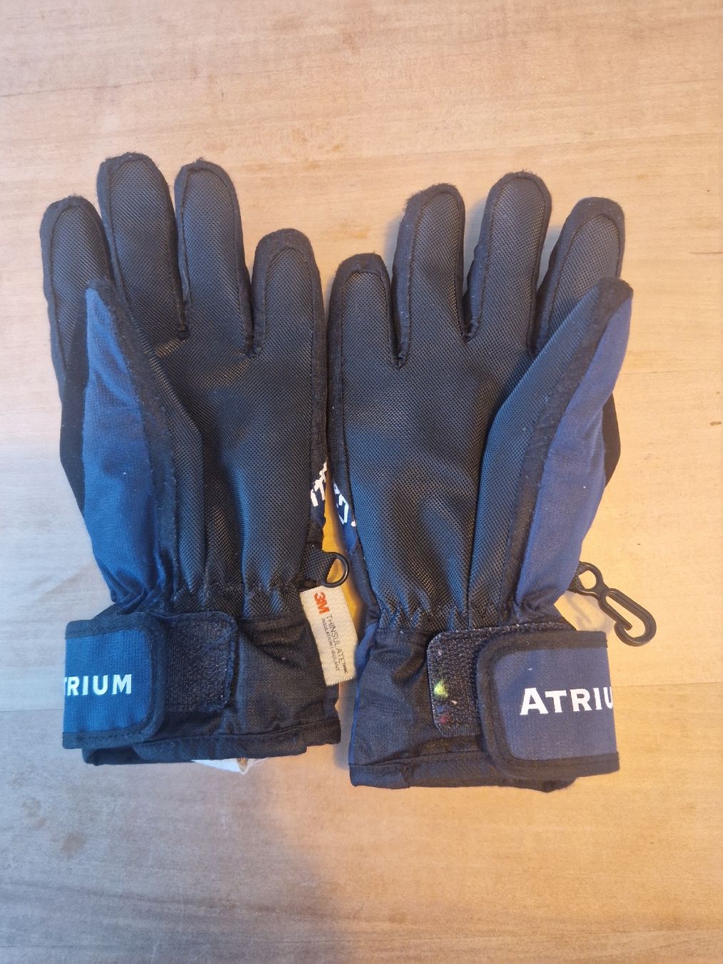 Guanti & manicotti: Atrium Skihandschuhe blau schwarz – Usato da Unterägeri venduto da Aegericity 1