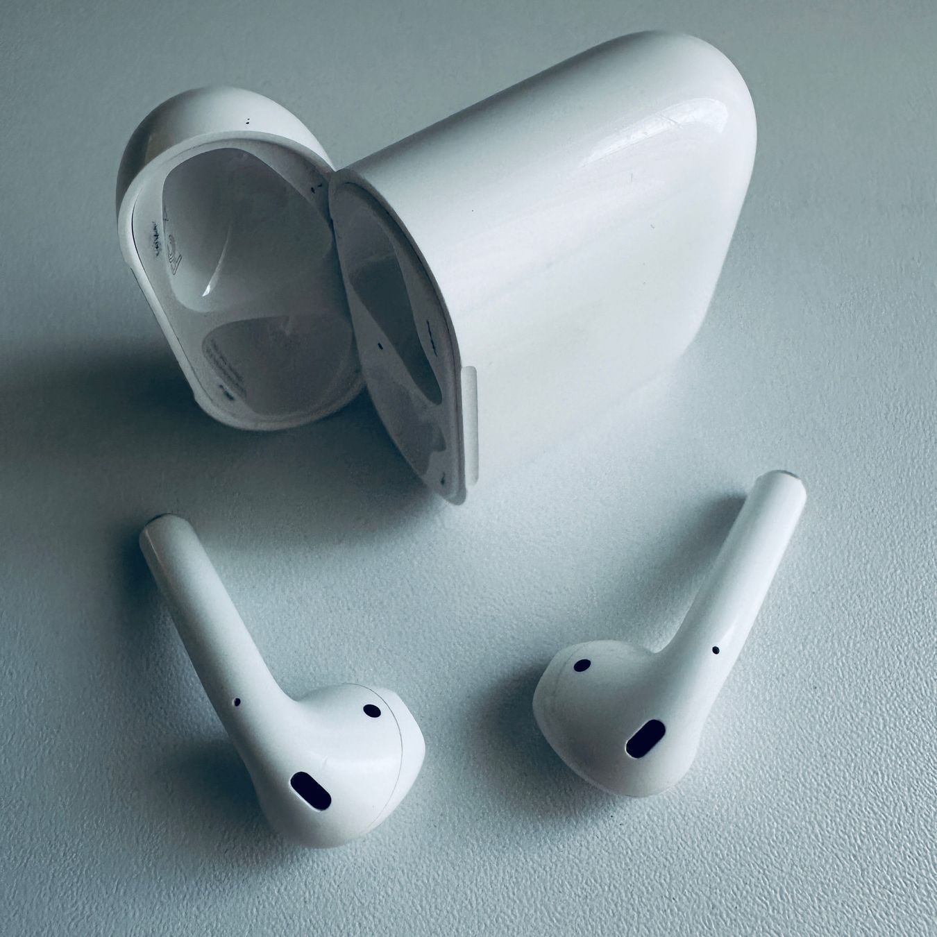 Apple Cuffie: Original Apple AirPods 2 Kopfhörer Wireless Lightning Kabel – Usato da Basel venduto da MY.AIRPODS.SHOP 3