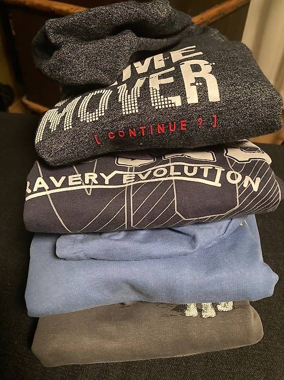 Pullover & Sweatshirts: Kapuzen-Pullover Gr.122/128 – Gebraucht aus Winterthur von Rawille