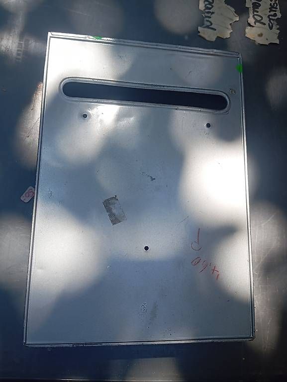 Sonstiges für Haushalt & Wohnen: Kleiner Briefkasten ohne schloss – Gebraucht aus Basel von Petergunn 1
