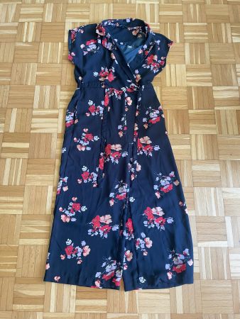 Schöner Jumpsuit wie neu Grösse S Vero Moda