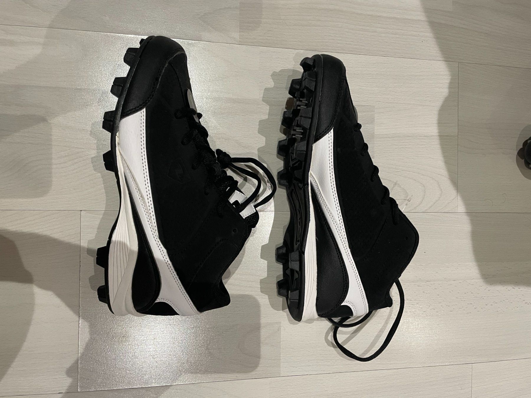 Chaussures garçon: Chaussure Athletic Works – Neuf (Voir description) à Sion par ElieDebons