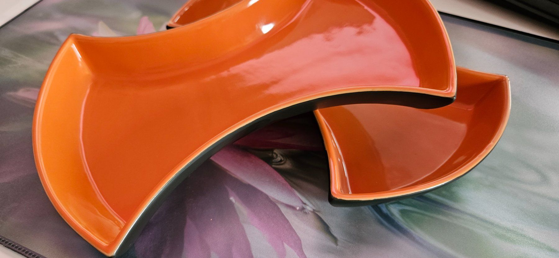 Servierplatten: 2 x Schale Schwarz/Orange Keramik – Gebraucht aus Zweidlen von Shubli 1
