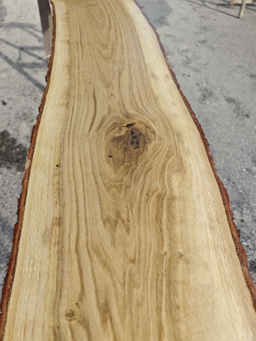 Holzartikel: E1 Eichenbrett massiv 30 mm – Luftgetrocknet – Neu (gemäss Beschreibung) aus Brittnau von Toebiholz 1