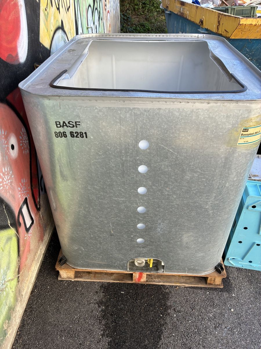 Abbeveratoi e trogoli: Wassertank 1000 l – Usato da Langendorf venduto da wagi63 2