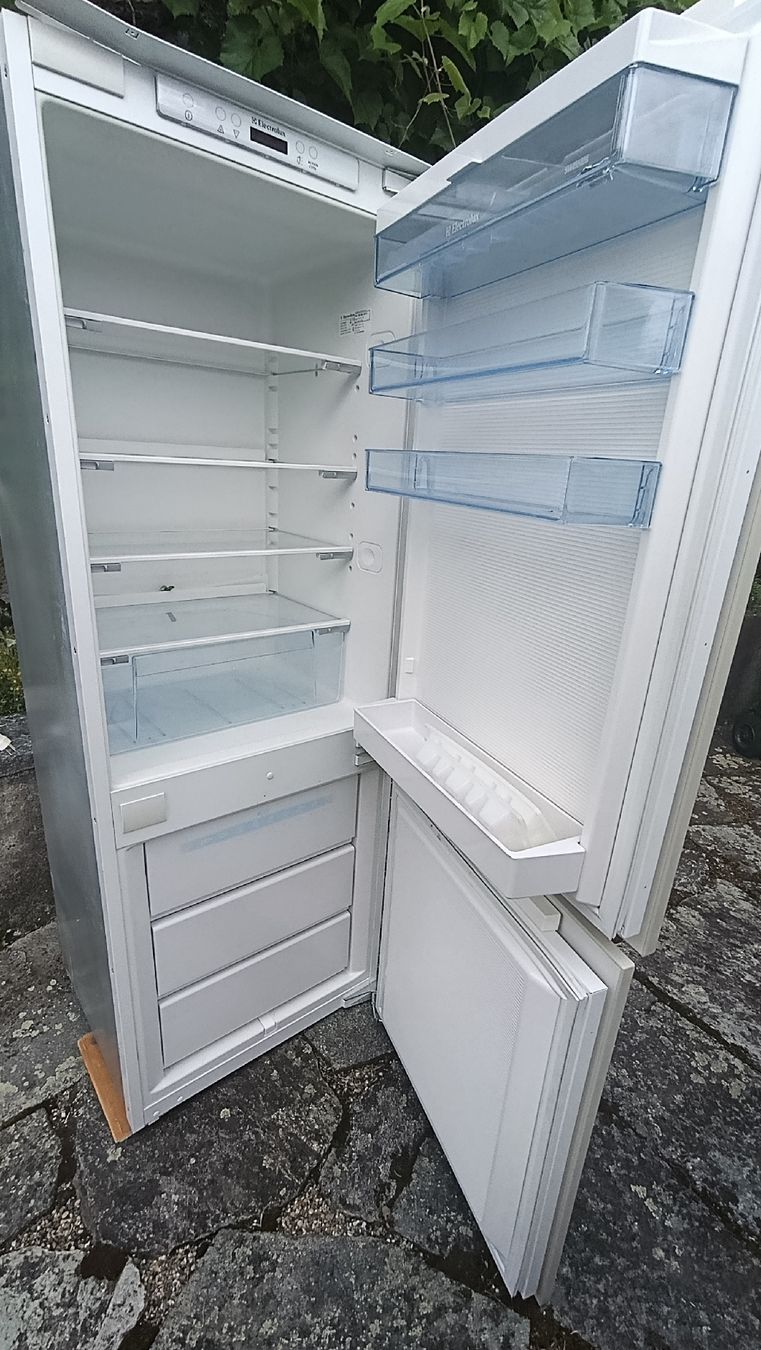 Electrolux Frigoriferi: Kühlschrank Electrolux IK275RE – Usato da Ottikon venduto da SutterR