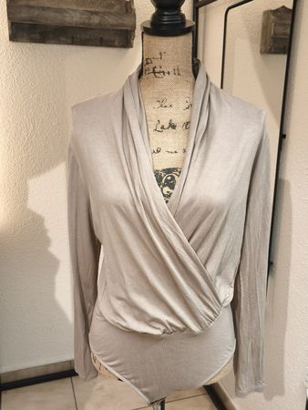 Madeleine Body beige Langarm Grösse 42 guter Zustand