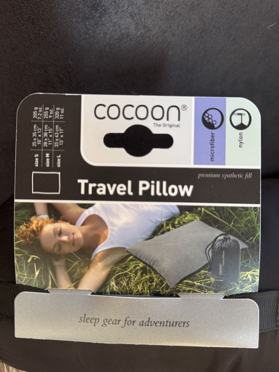 Cocoon Kissen: Cocoon Travel Pillow  – Neu und originalverpackt aus Bauma von Michelle.05 1