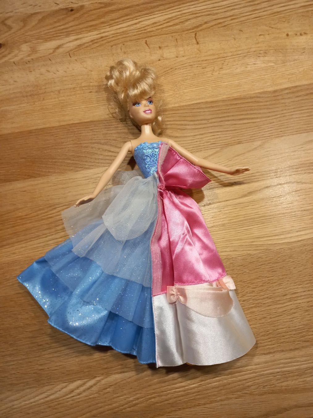 Bambole: Princesse Cendrillon barbie – Usato da Gingins venduto da danolive 2