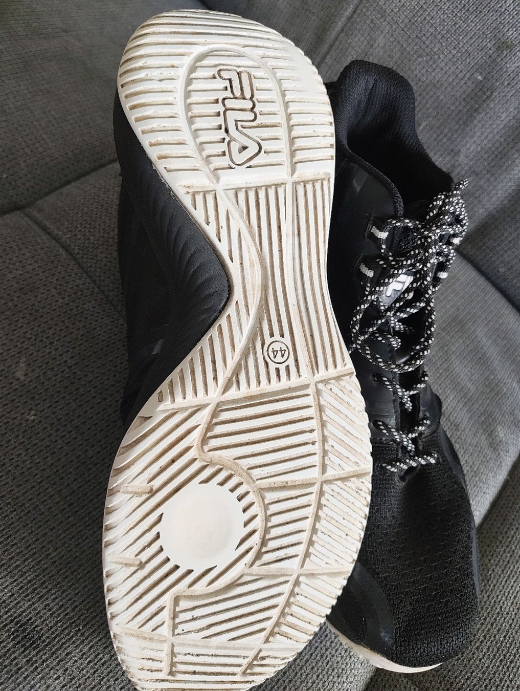 Herrenschuhe: Fila Schuhe schwarz Grösse 44 – Gebraucht aus Thierachern von _Sunshine_._ 5