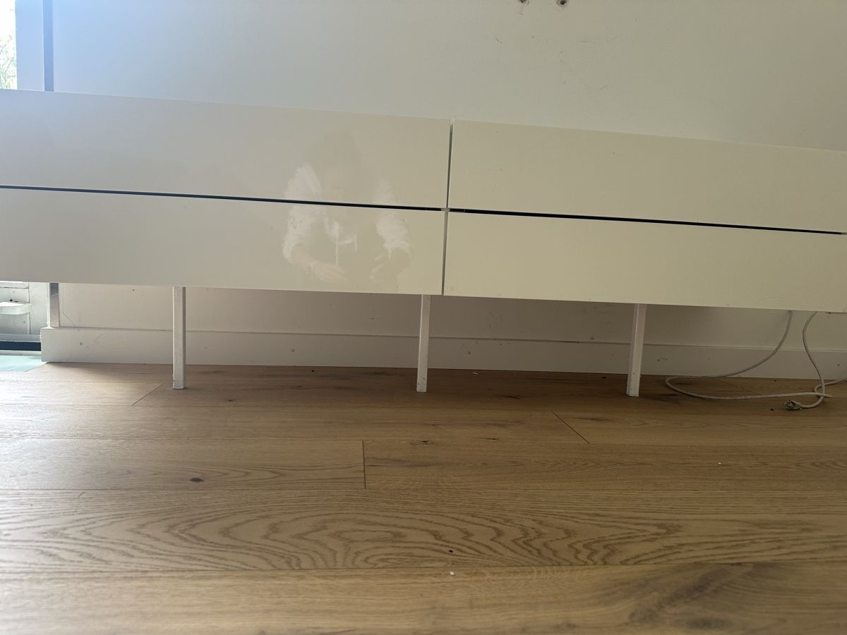 Cassettiere: Sideboard weiss mit vier Schubladen – Usato da Muttenz venduto da anna123 2