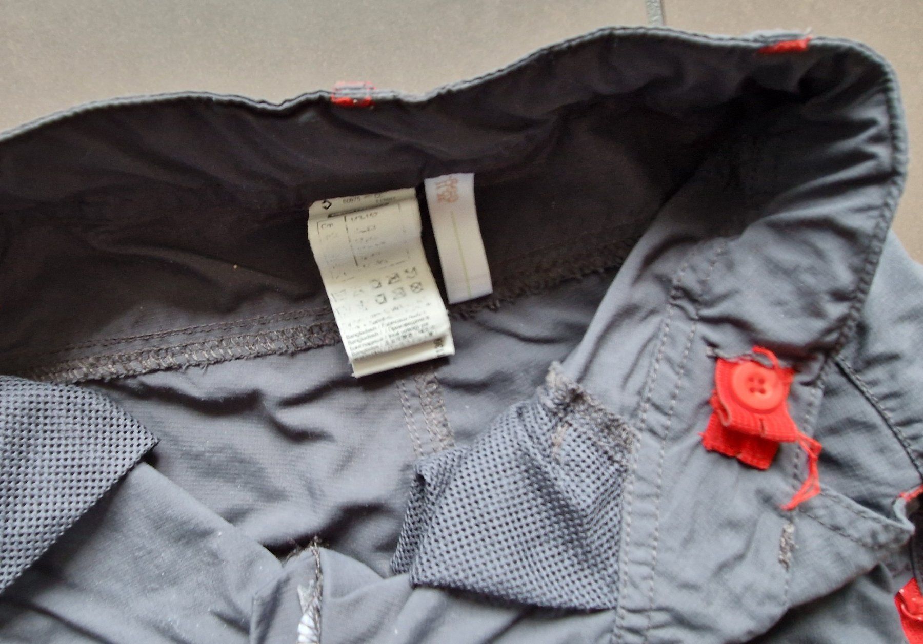 Decathlon Pantaloni: Wanderhose Quechua, Zip-Off Grau, Gr.140-152 – Usato da Jona venduto da Loki40 5