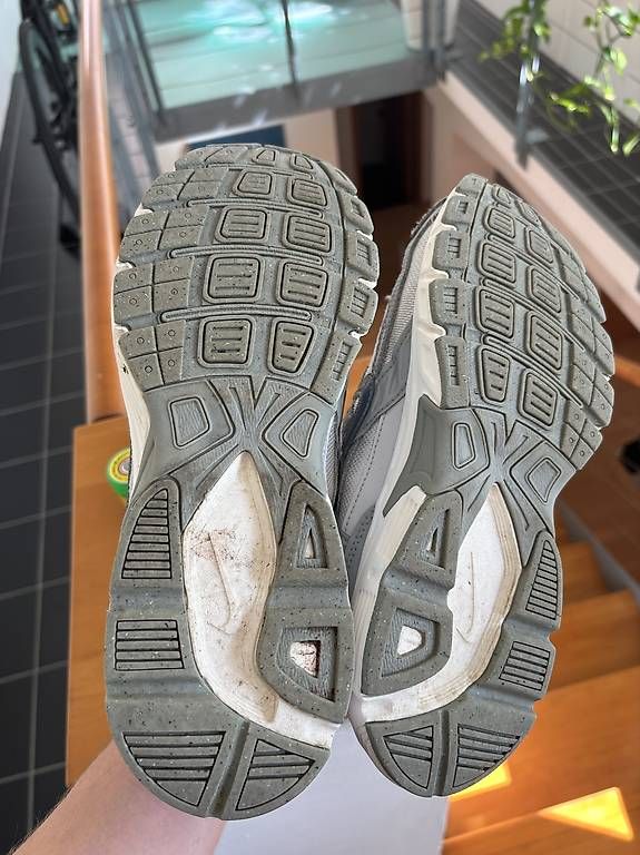 Scarpe da uomo: Nike Initiator grösse 42 – Usato da St. Gallen venduto da Coco1879 1