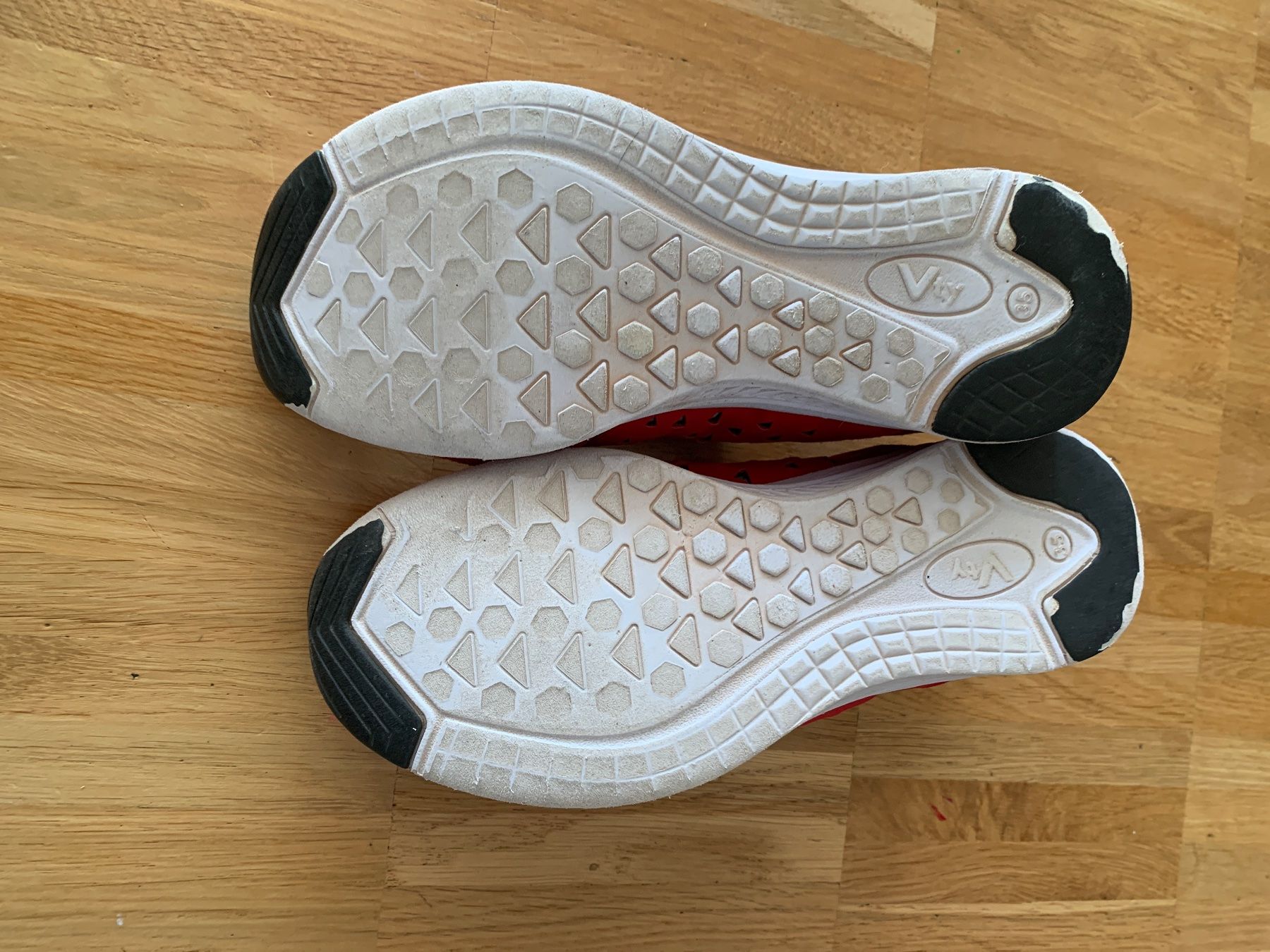 Scarpe per ragazzi: Turnschuh – Usato da Sissach venduto da Hippo200 1