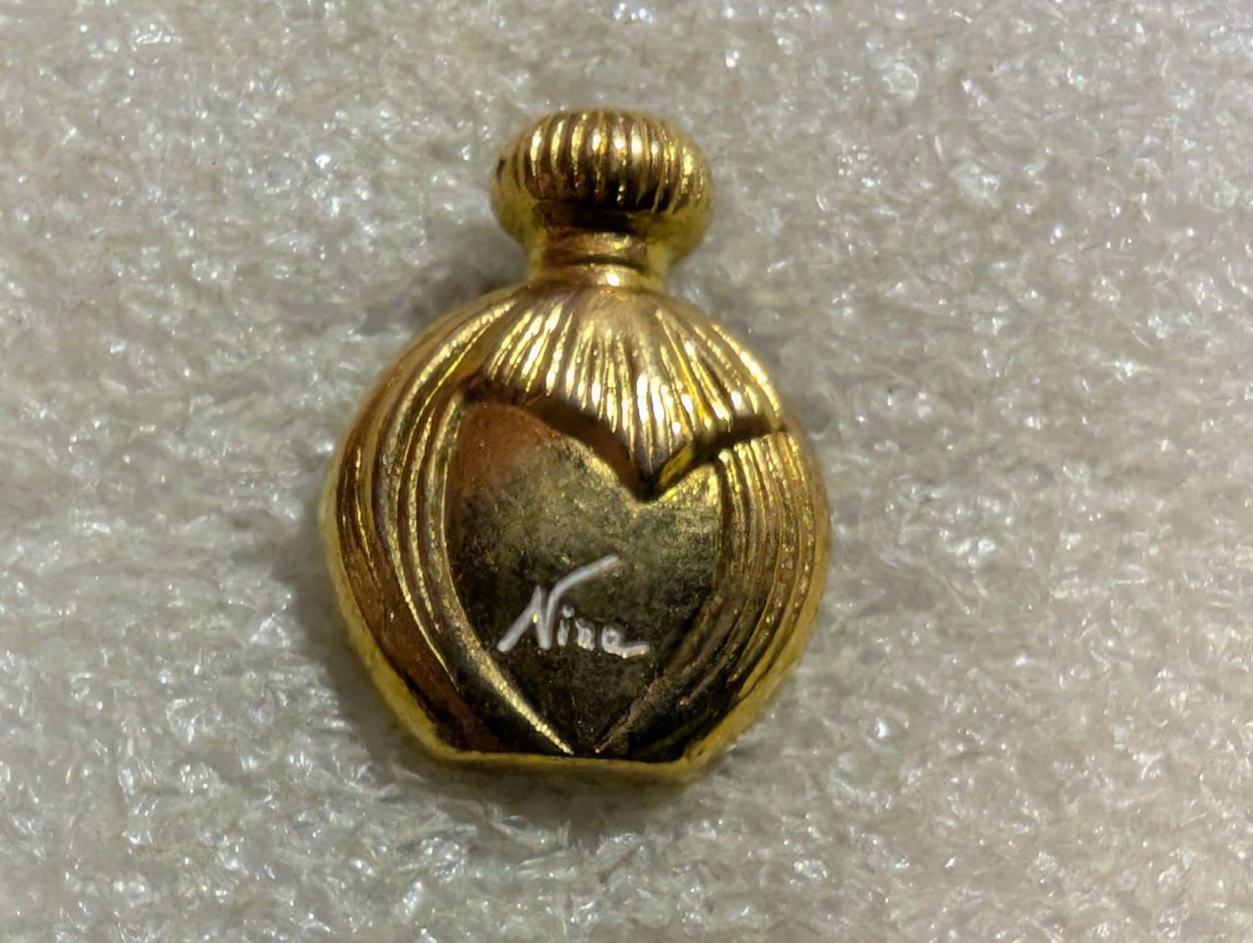 Placchette & Badge: Ansteckpin 146: Parfüm – Usato da Oppligen venduto da Pin-Fall-Shop