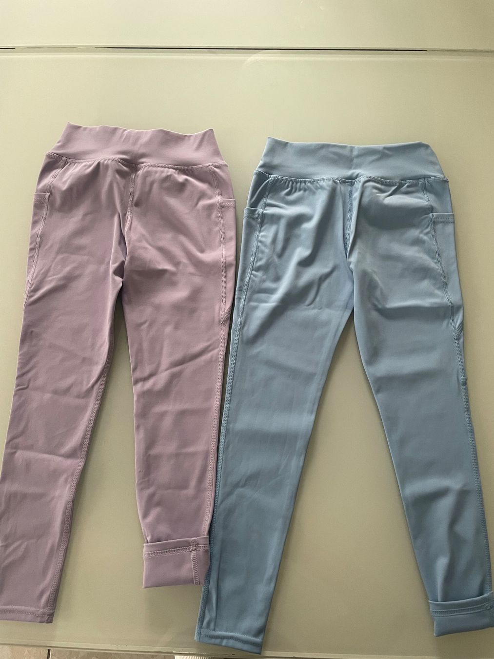 Calze & Collant: Mädchen -leggins gr.122  2. er set ,lila + hellblau – Usato da Pfeffingen venduto da Purzzeli