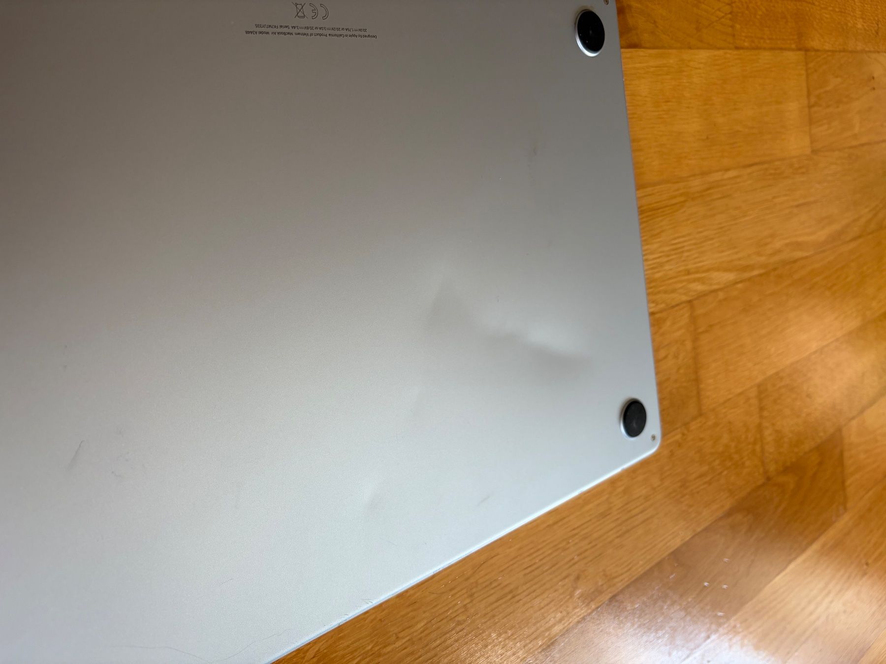 Apple Portables: Macbook Air m5 2026 - damaged – Défectueux à Zürich par michluet 3