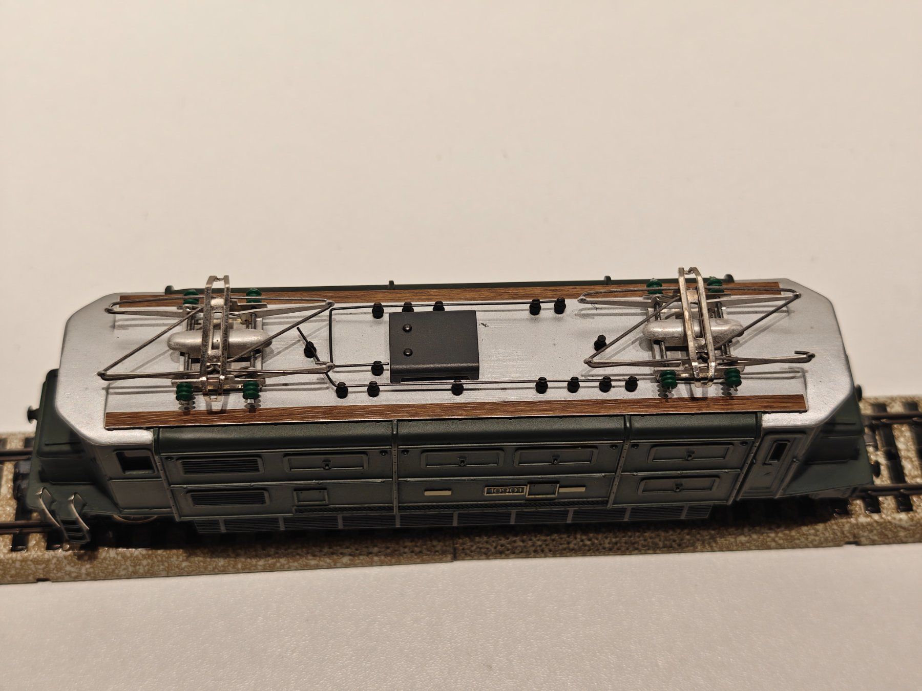 Hag Modellini di ferrovie: Hag Nr. 140 Ae 4/7 SBB – Usato da Braunau venduto da Homersimpson 6