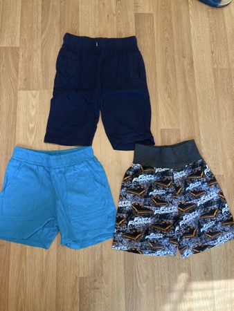 Kinder Shorts kurze Hosen Gr. 110