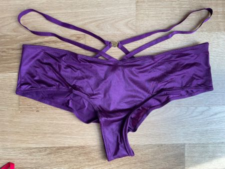 Victoria’s Secret Strappy Cheeky Panty S NEW
