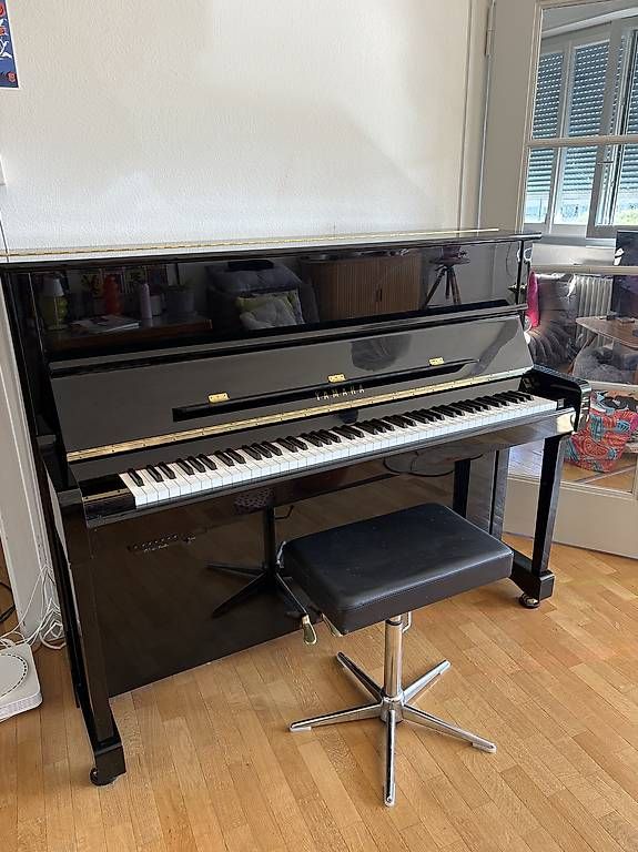 Musikinstrumente: Piano Yamaha – Gebraucht aus Genève von man_jpj9