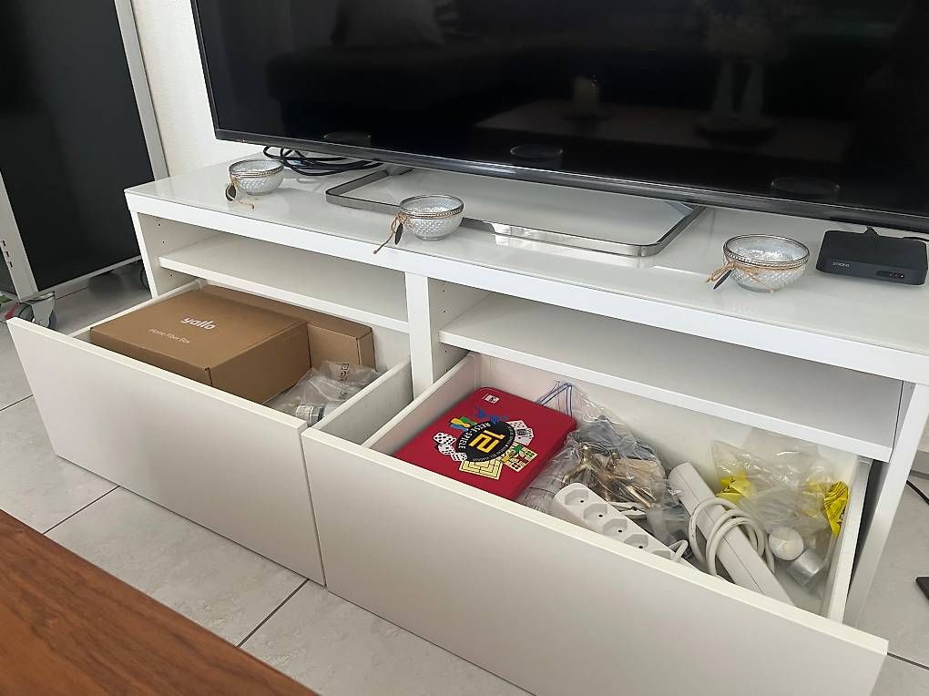 Ikea Meubles TV: TV-Möbel abzugeben – D'occasion à Buchrain par cna_dr9c 3