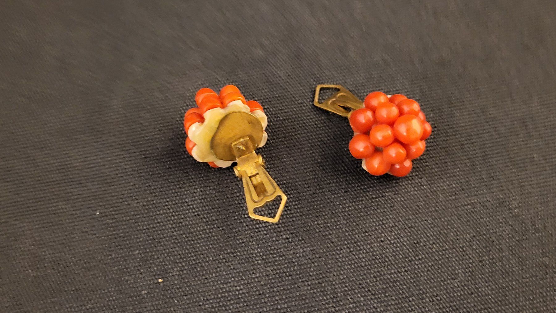 Boucles d'oreille: Korallen-Ohrclips – D'occasion à Basel par spinne02 1