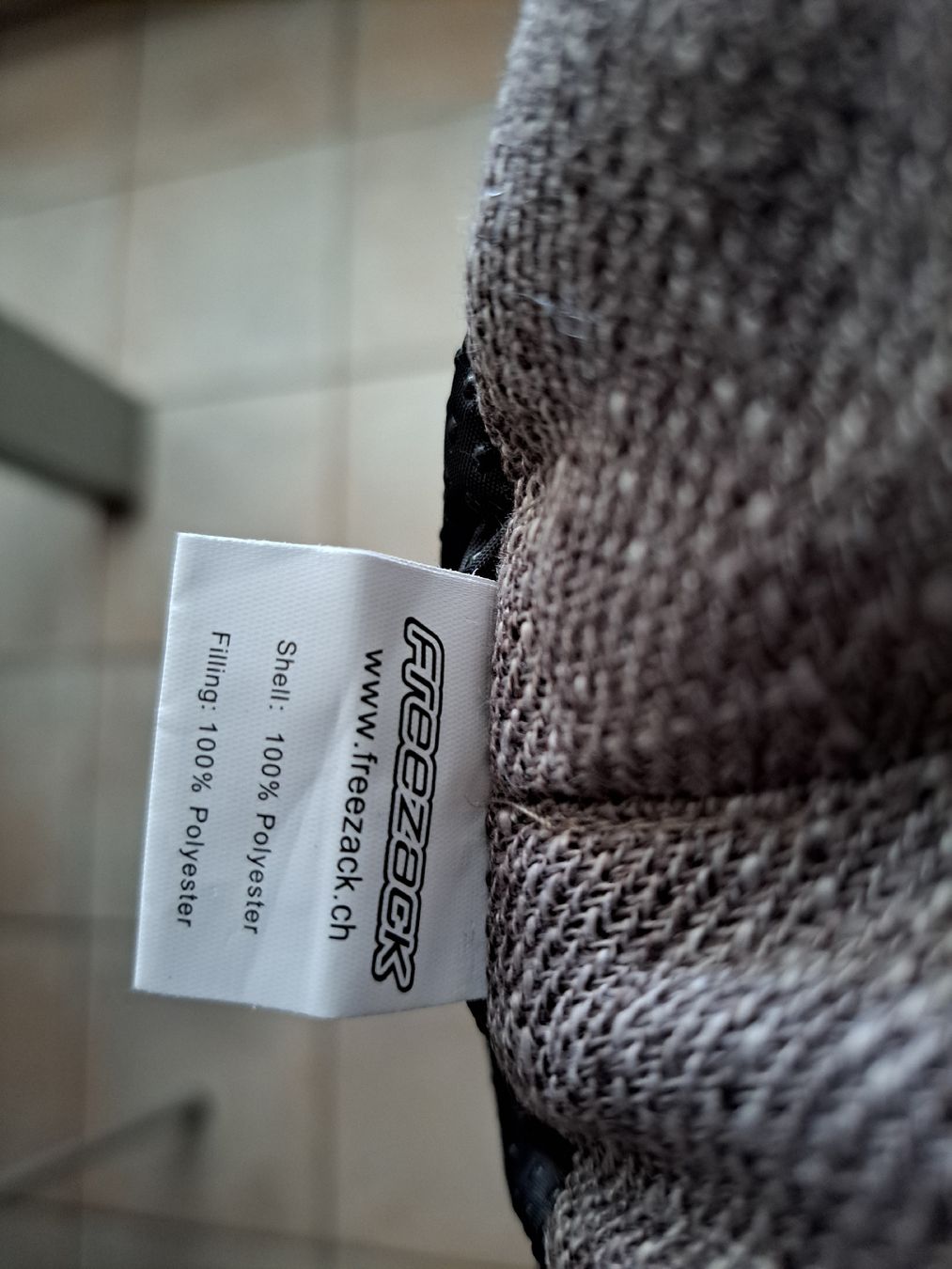 Liege- & Schlafplätze: Neues Hunde- oder Katzenbett. Größe: 55 x 55 x 27 cm – Neu und originalverpackt aus Morens FR von Kiscica 6