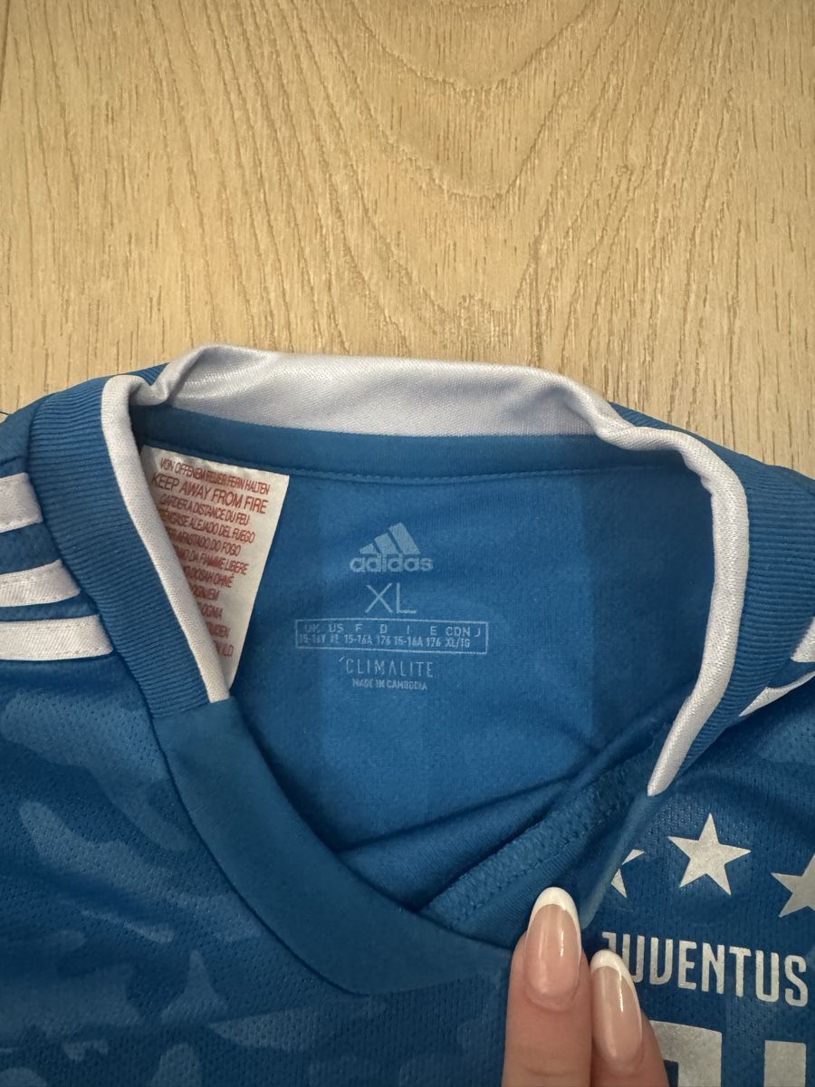 Juventus Leibchen & Hosen: Juventus Turin Trikot – Gebraucht aus Wädenswil von cla_5zr6 1