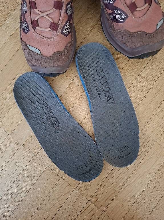 Chaussures garçon: Lowa Wanderschuhe Gr. 26 – D'occasion à Brugg AG par wan_9qzx