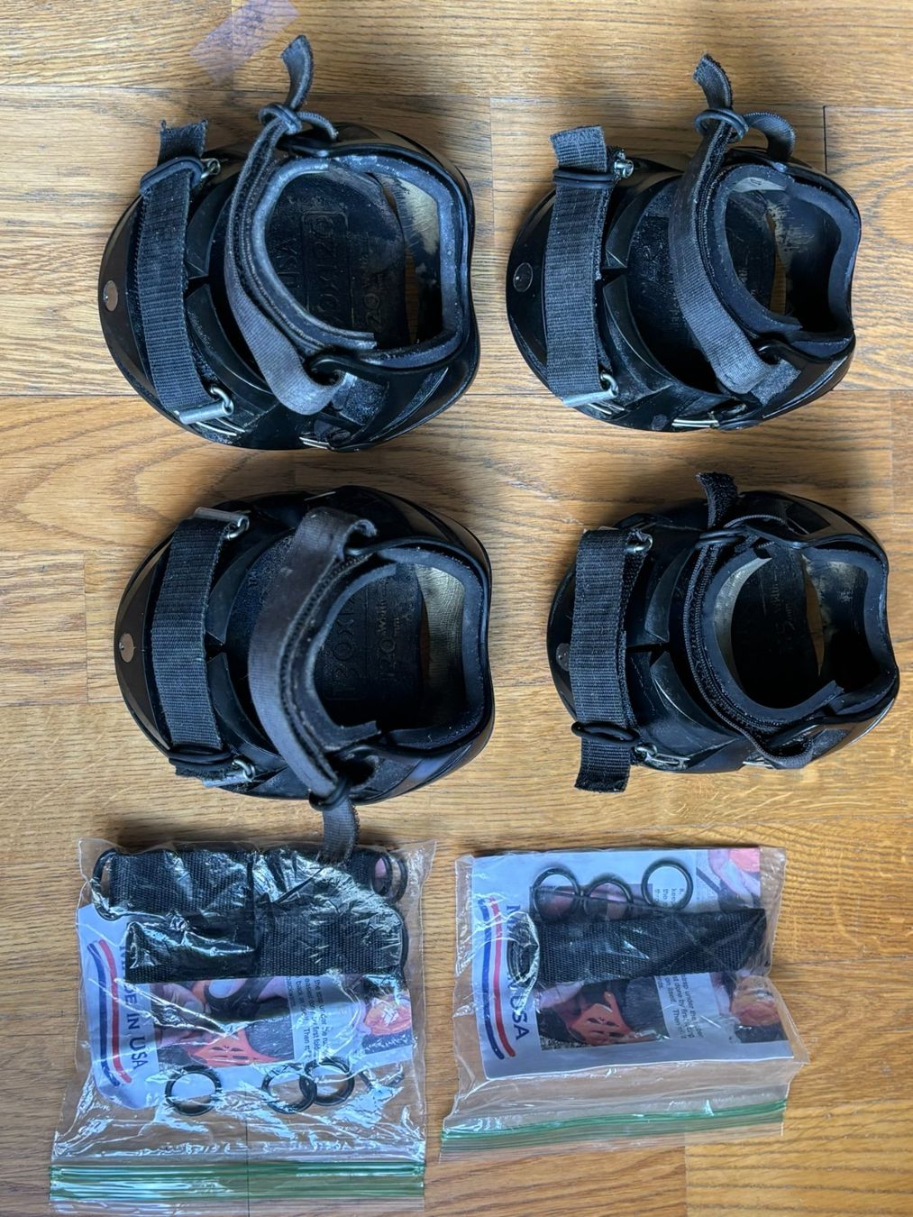 Scarpe per cavalli: 4 Hufschuhe Viper, schwarz – Usato da Zürich venduto da BernhardL01 1