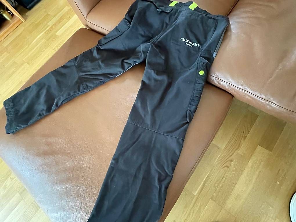 Pantaloni: HELLY HANSEN work wear – Usato da Biberist venduto da trabant6 1