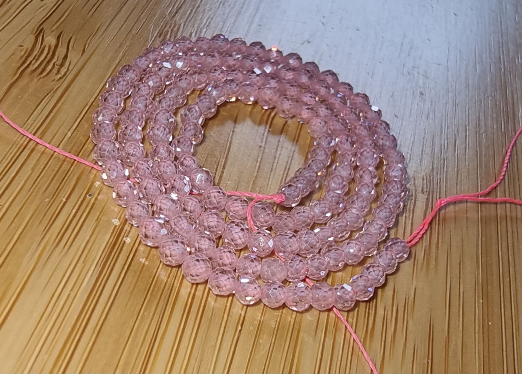 Mineralien & Heilsteine: Zirkon Rosa facettiert 3mm. Strang – Neu und originalverpackt aus Menziken von Mirager 1