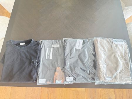 KLEIDERPACKET AB 1.- 2 T-Shirt- 2 Hoodie