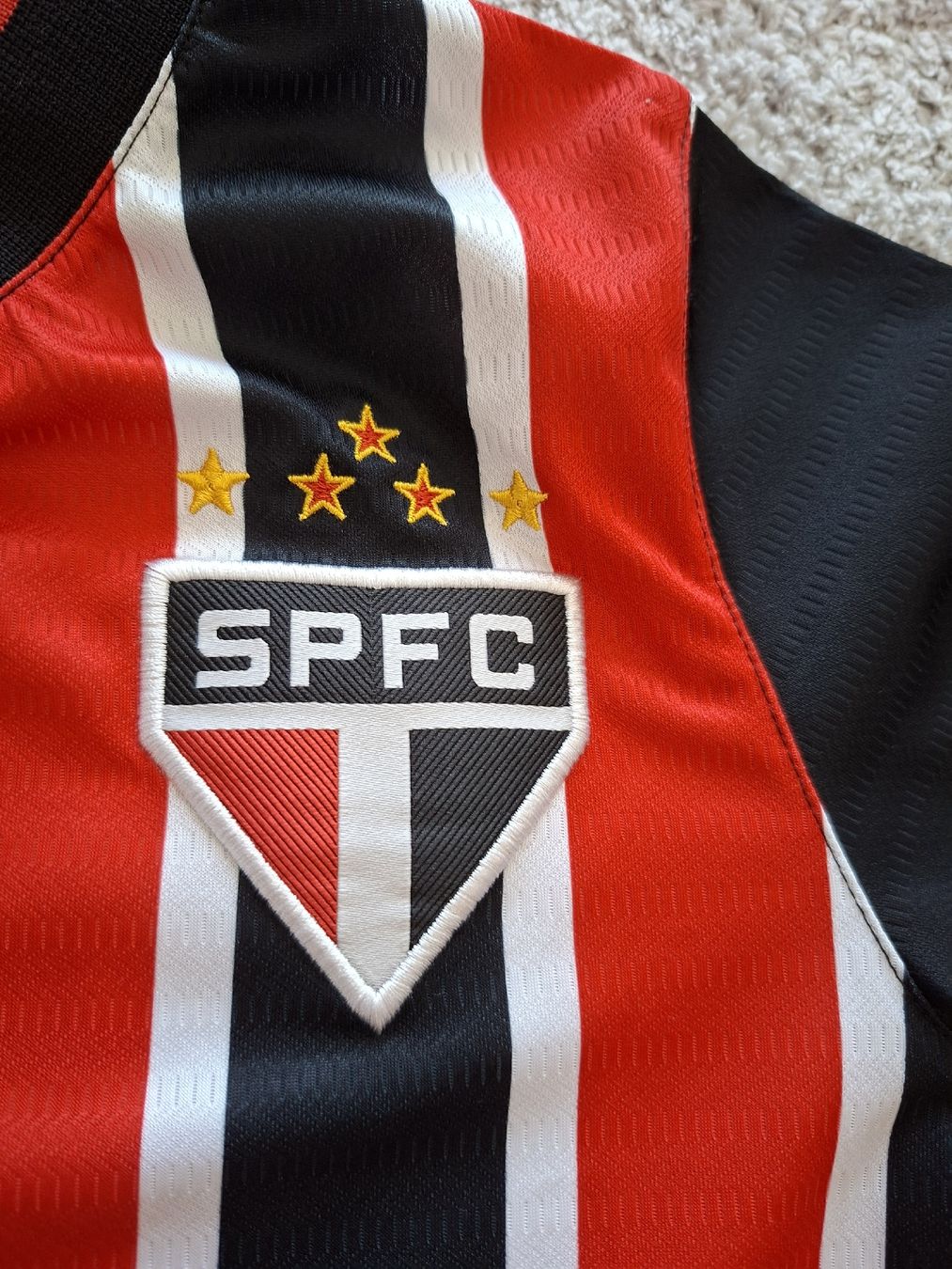 New Balance Scarpe, pantaloni & magliette da ginnastica: Maillot New Balance SPFC junior taille 10/YM rayé – Usato da Renens VD venduto da ser_j2fn 2