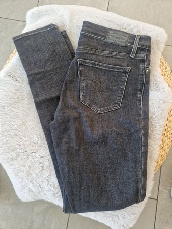 Levi's Shaping Skinny 27