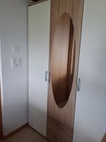 (Kleider-) Schrank mit Spiegel Höhe 187cm ab CHF 1.-