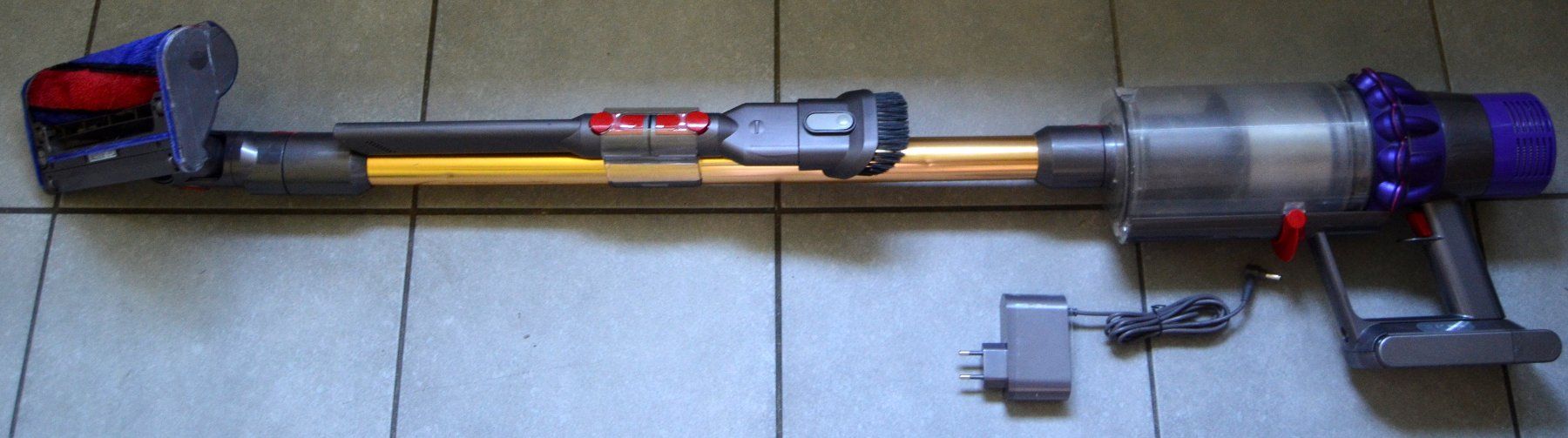 Dyson Aspirapolveri & Accessori: Dyson Cyclone V10  Staubsauger / aspirateur – Usato da Collonges venduto da arashee 2