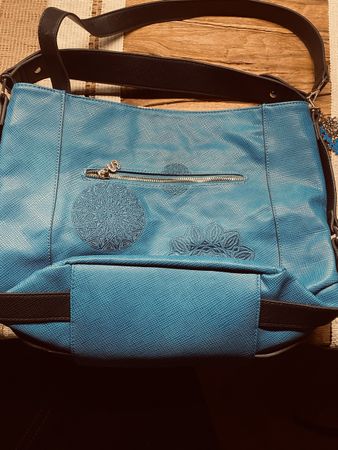 Frühlingshafte Desigual Handtasche, hellblau, Top Zustand!