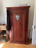 Antiker Holzschrank