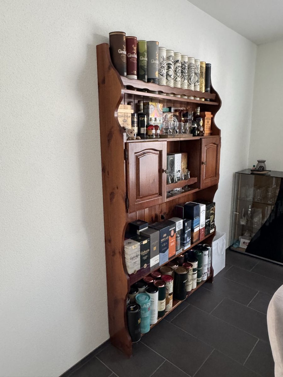 Regale: Buffet Schrank Bar Whisky – Gebraucht aus Oftringen von Trainer90 1