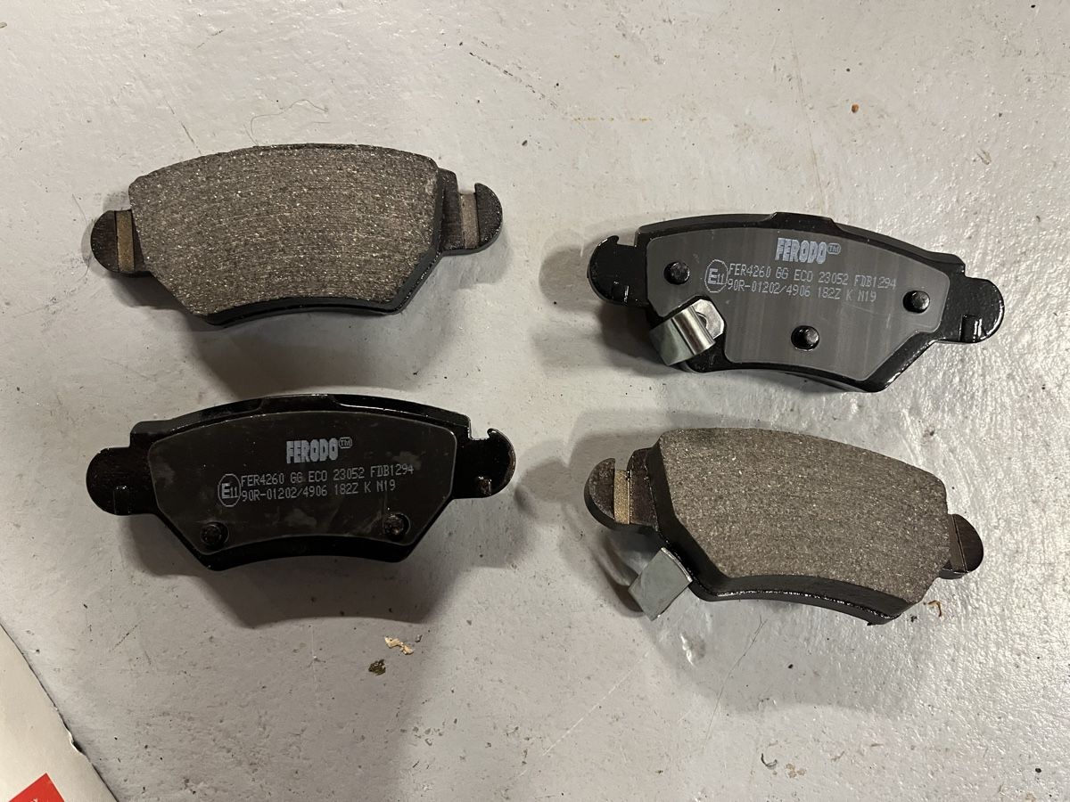 Bosch Tutti pezzi di ricambio auto: Bremsbeläge FDB1294 von FERODO – Nuovo (secondo la descrizione) da Mühlethal venduto da 1030karin